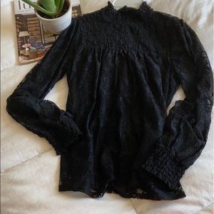 🛍2/$25 Lace Smocked Turtleneck